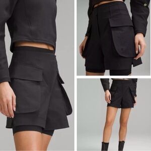 Lululemon Relaxed Fit SHR Cargo Short 4"
Size 4